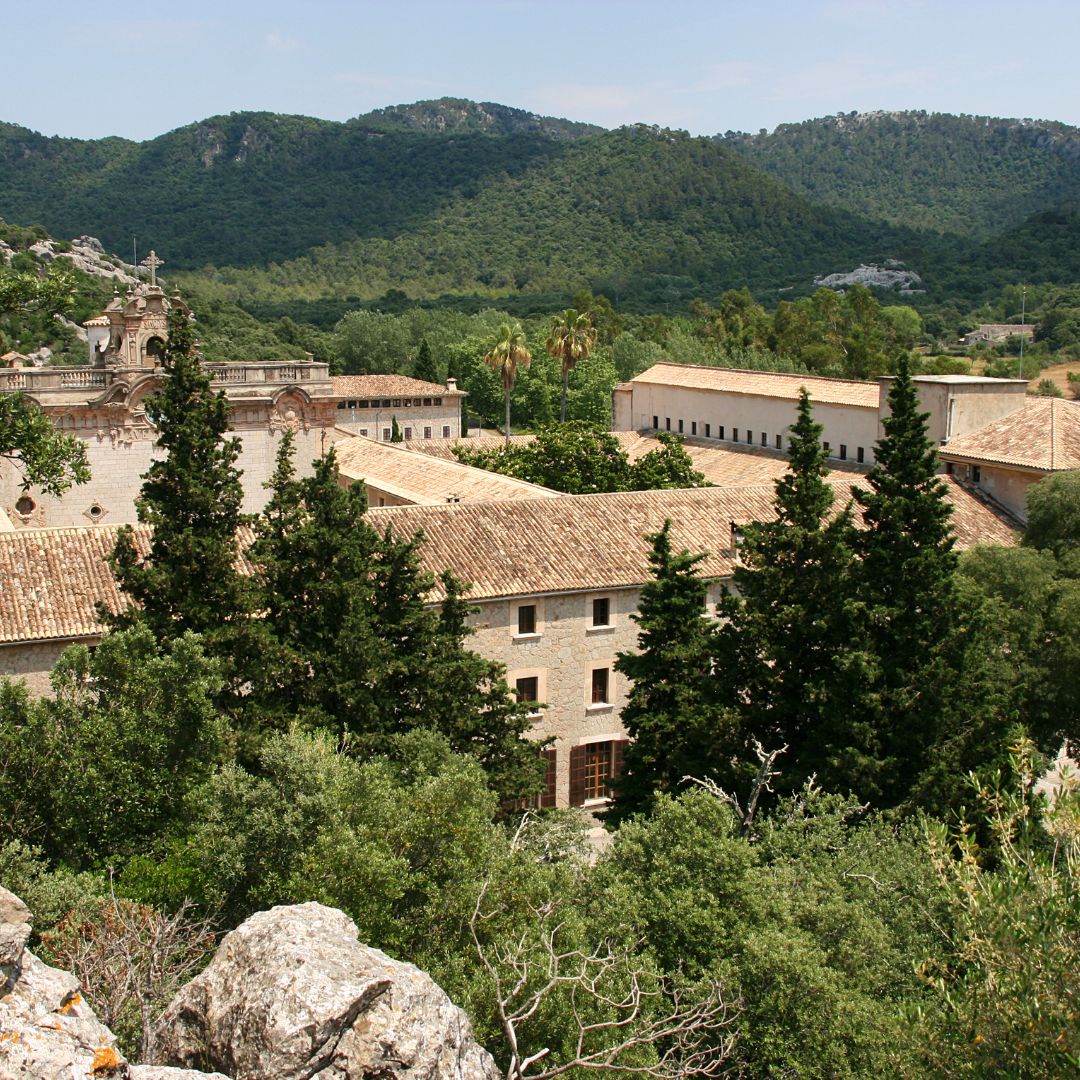 Mitten in der Tramuntana das Kloster Lluc