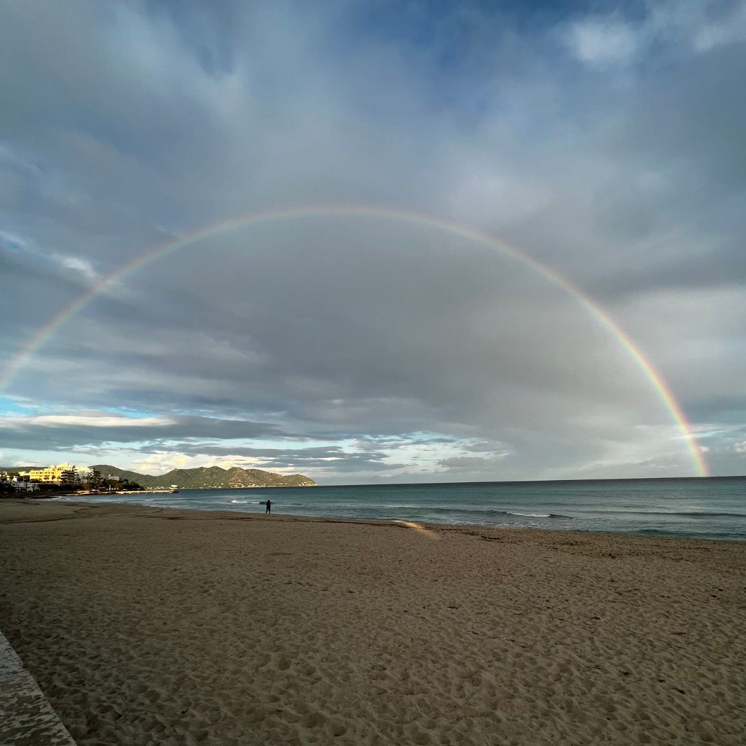Regenbogen am Strand von Cala Millor